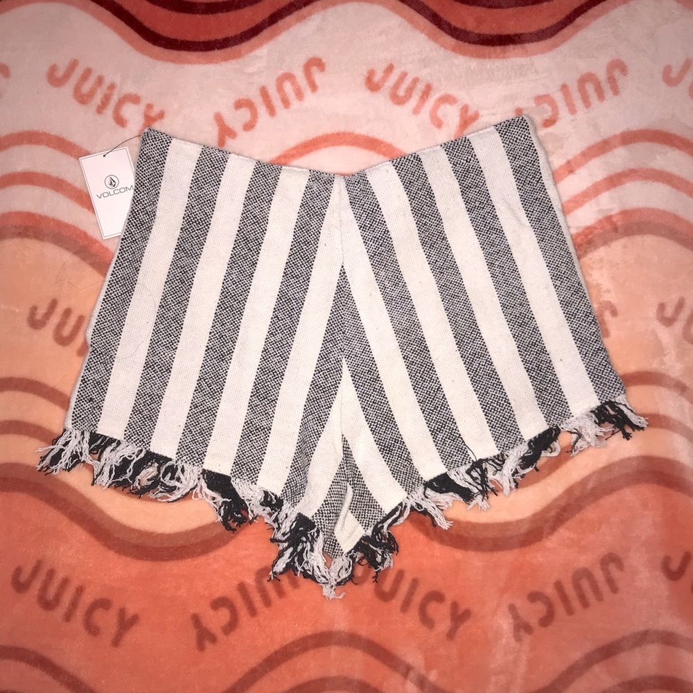 🌴NWT Volcom Striped Beach blanket Shorts 🏄🏽‍♀️